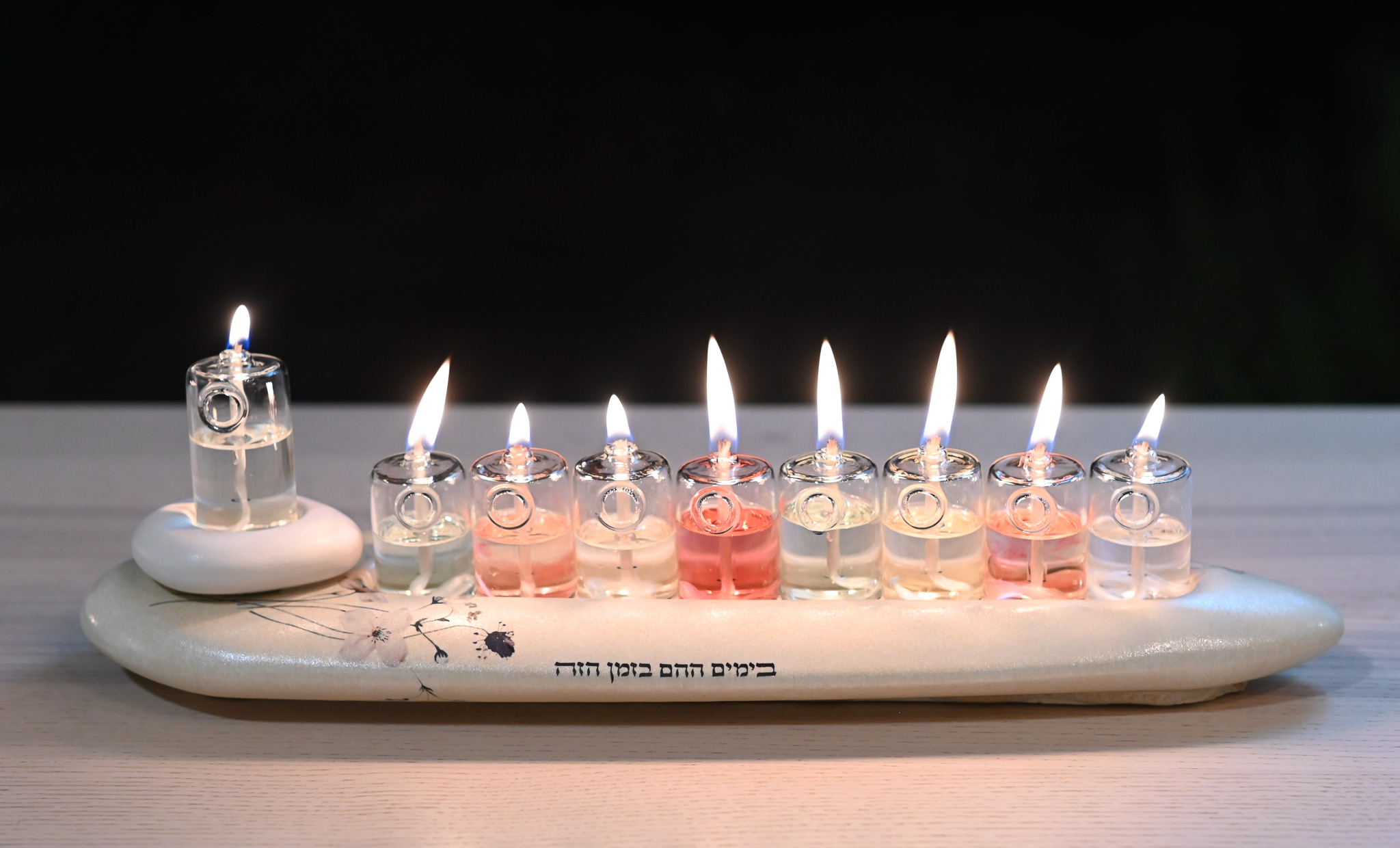 חנוכיה דגם פרח- בימים ההם בזמן הזה | קולקציית טבע
