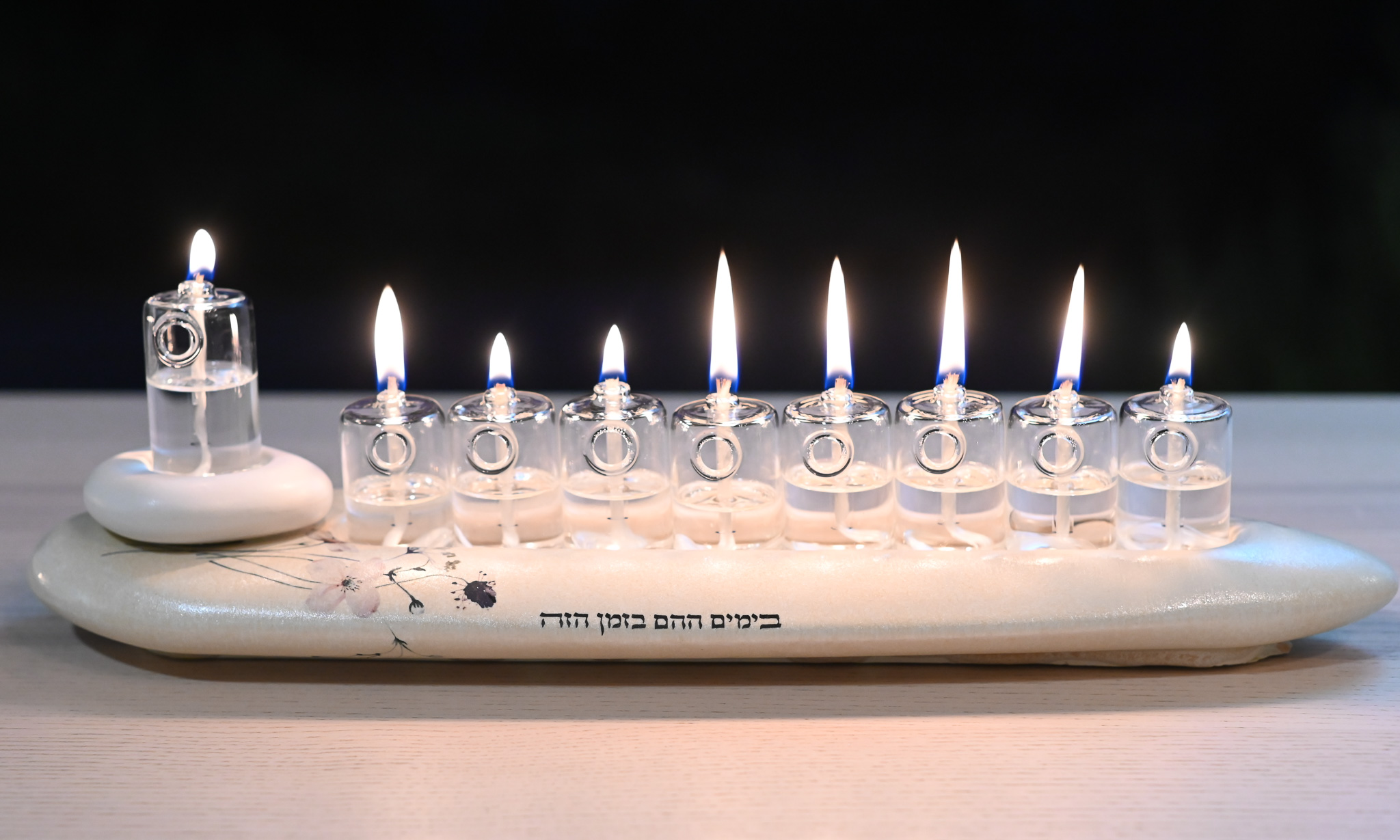 חנוכיה דגם פרח- בימים ההם בזמן הזה | קולקציית טבע