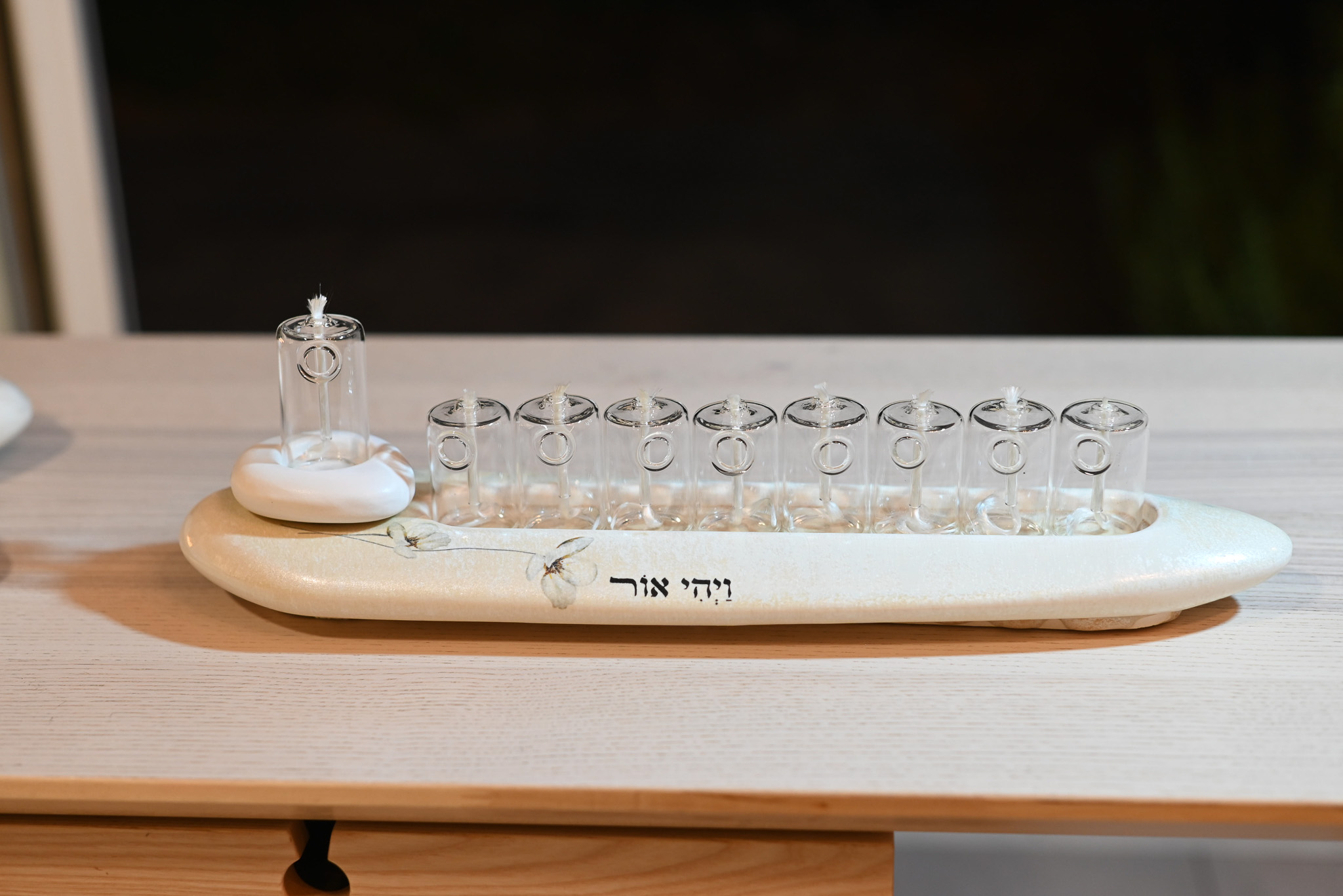 חנוכיה דגם פרח- ויהי אור | קולקציית טבע